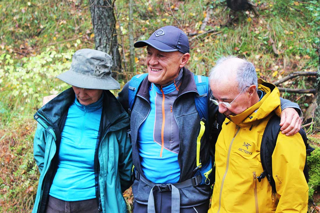 La foto del recuerdo con Fernando Garrido, recolectando setas en los bosques de los Pirineos.