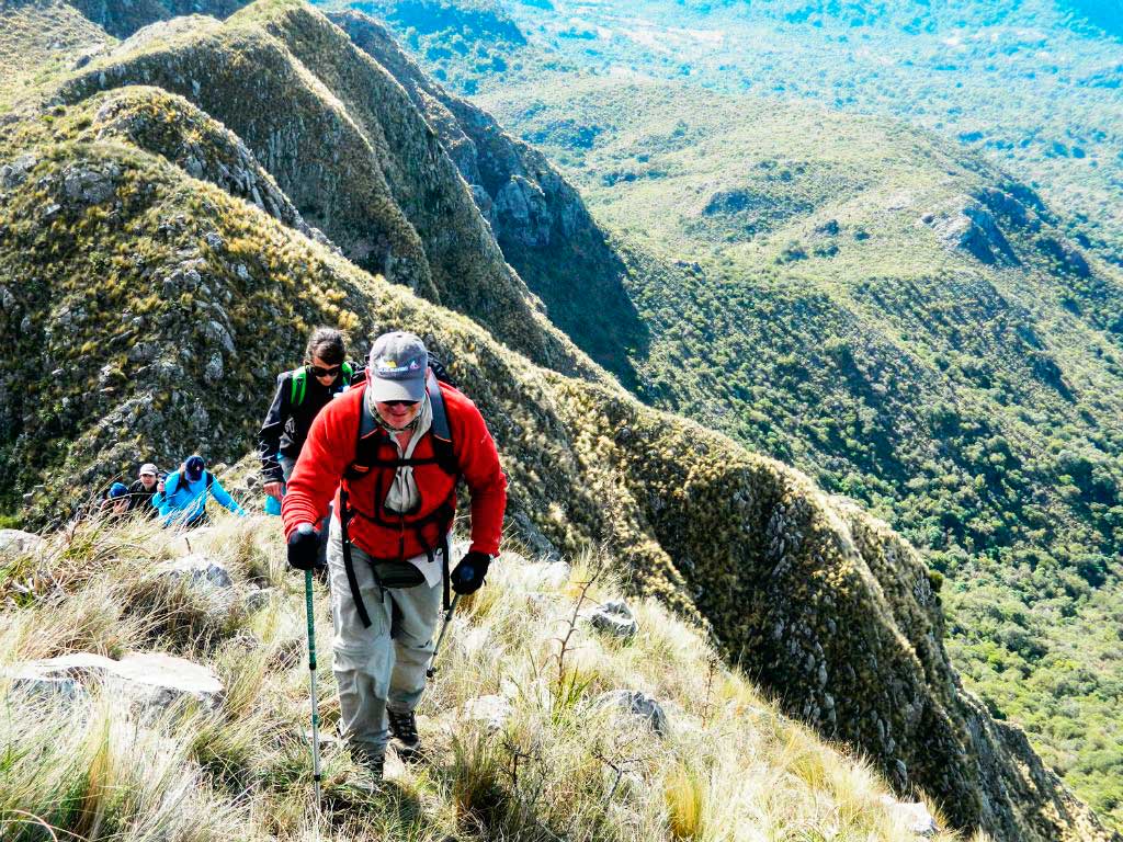 En el filo hacia la cima del cerro Poca.