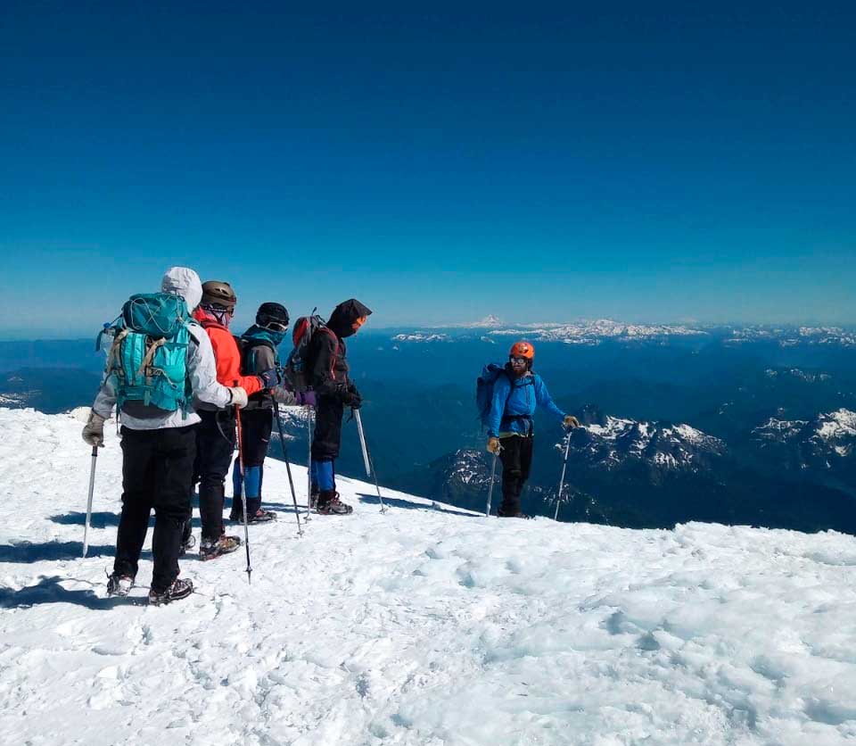 El staff flotante de Andes Trek está compuesto por guías titulados en turismo, trekking y montaña.