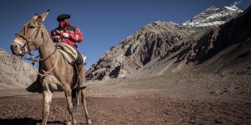 ARRIEROS EN EL ACONCAGUA: 3 SIGLOS DE HISTORIA