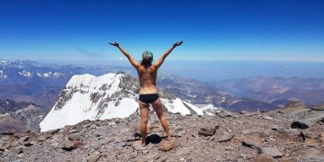 Aconcagua, el gigante americano, una de las montañas más "guiadas" en su corta temporada.