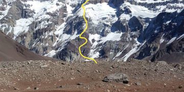 La ruta por la que Felipe Randis batió el récord en la pared Sur del Aconcagua.