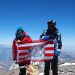 El gran Juanito Oiarzábal y Mauricio López de Aberasturi con la bandera la peña Deusto en la cima mayor de América: Aconcagua (6.962 m).