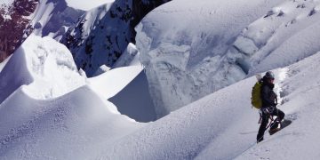 Cruzando la penúltima grieta antes de ingresar al canal.