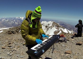 Dos objetivos logrados: llegar a la cumbre de Aconcagua y hacer allí música por la Paz.