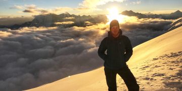 El modelaje la llevó a México, donde se recibió de Psicóloga. Su pasión: la montaña.