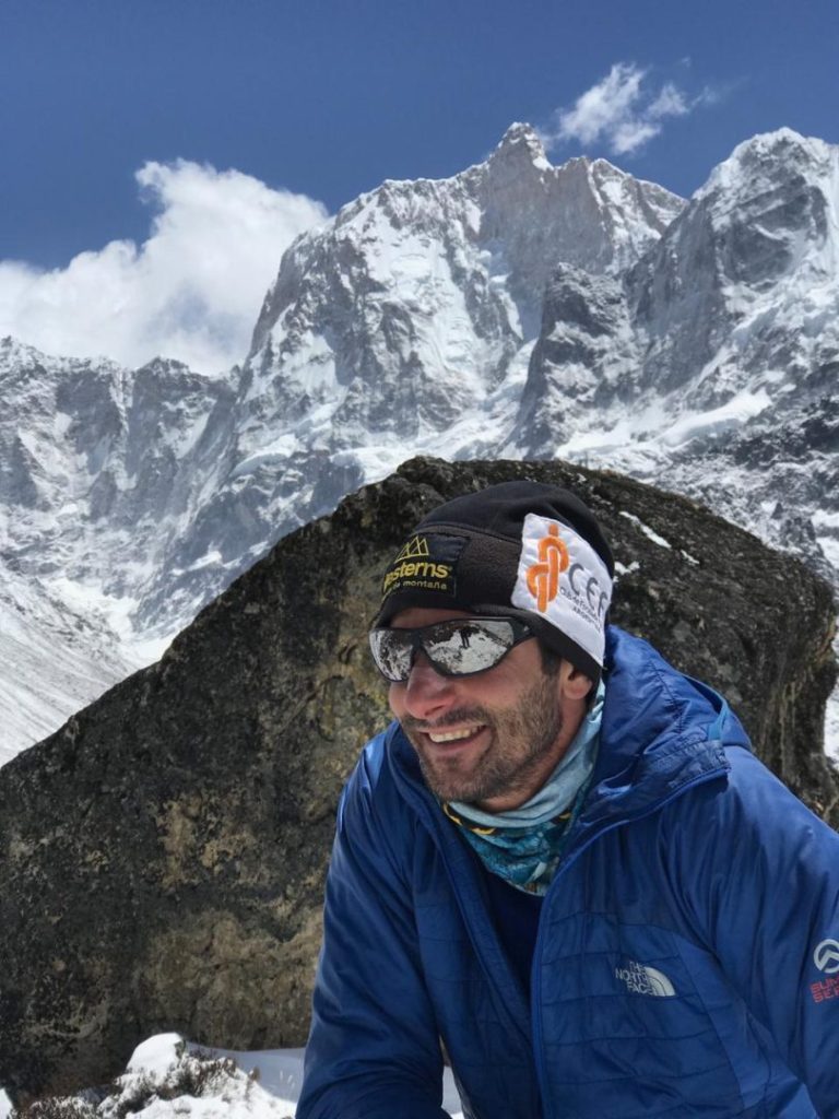 En Kanchenjunga, con vista al vecino Jannu (7.710 m).