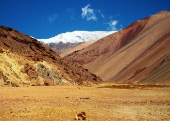SUBIRÁN LA CUMBRE MAYOR DE LAS SIERRAS DEL FAMATINA PARA AYUDAR A LOS DEMÁS