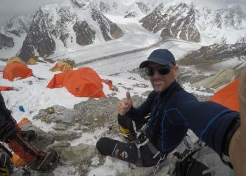 MINGOTE SE PREPARA EN OJOS DEL SALADO PARA SU RECORD EN HIMALAYA