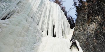 Siberia, escalada en hielo en la frontera lejana