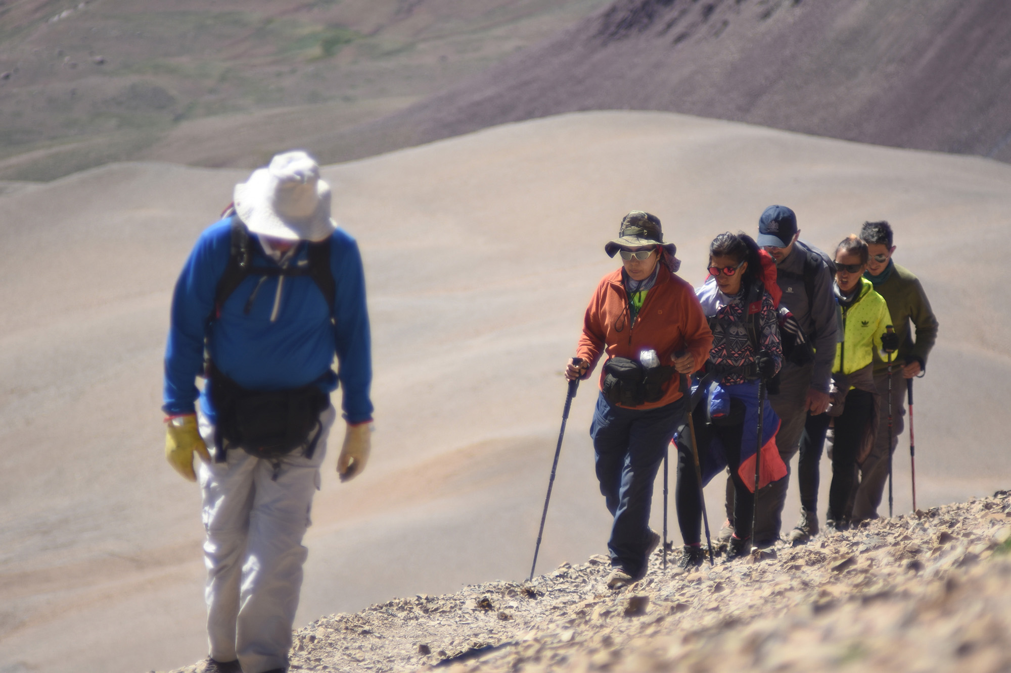 Cruce de los Andes. En pleno ascenso hacia el Portillo Argentino (PH: Andrómeda agencia)