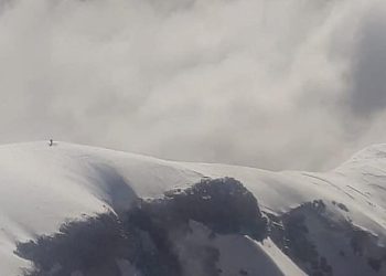 El helicóptero de Aconcagua localizó a dos andinistas en el glaciar de los Polacos.