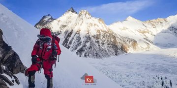 Alex Txikón en el K2 invernal.