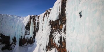 Cascadas de hielo. Ph: Archivo Federación de Montañismo de Tomsk.