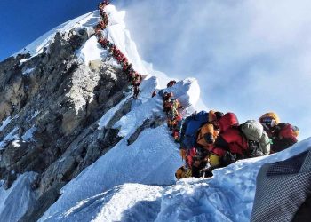 Nirmal Nims Purja sube la vara en los 8 miles