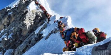 Nirmal Nims Purja sube la vara en los 8 miles