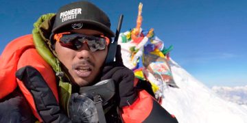 Subió Everest y Lhotse en 6 horas 1 minuto