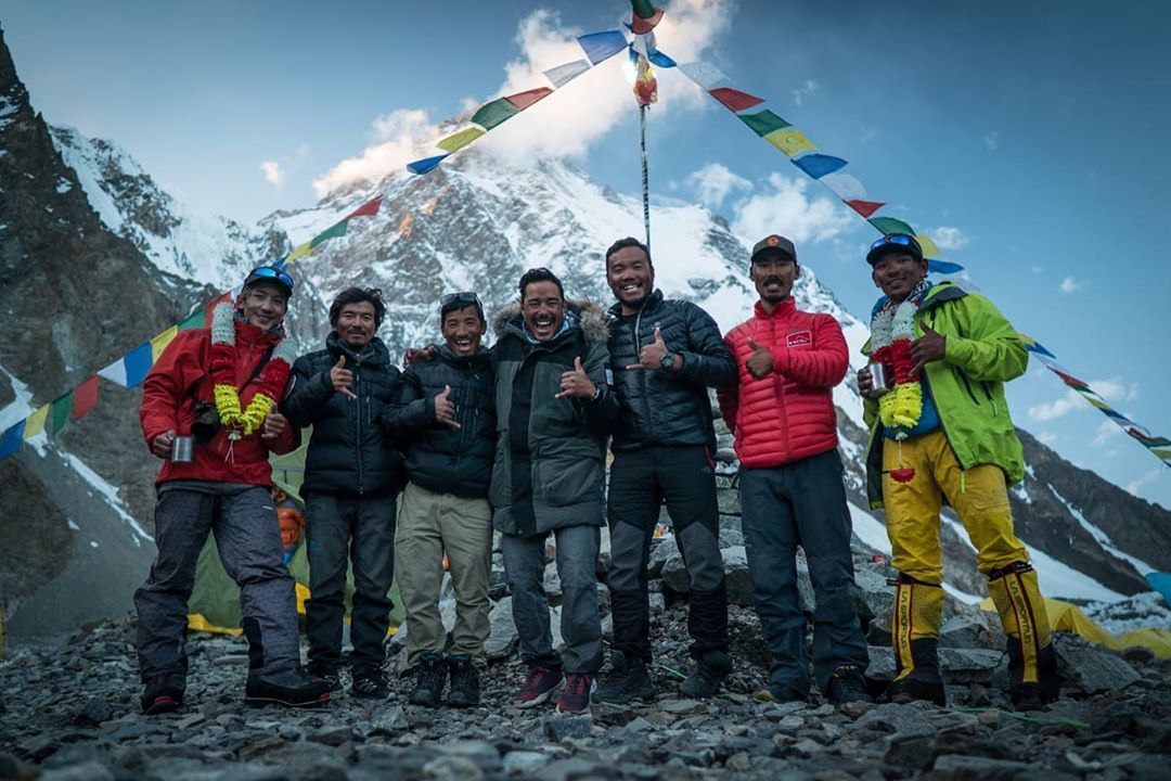 El equipo de Nims a pleno en el campo base del Broad Peak.