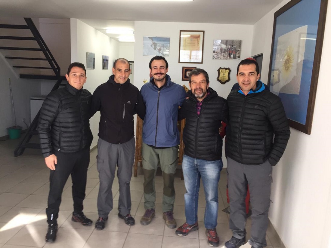 Ya en Mendoza junto a los miembros de la Patrulla de Rescate, asistencia permanente en el intento de Aconcagua invernal.