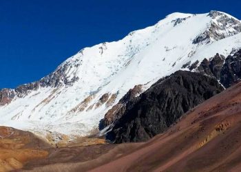 Montañistas van al pie del Mercedario en homenaje a los polacos