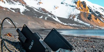 SOLAR7, un revolucionario cargador para minimalistas de la montaña