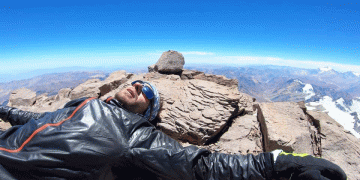 Campo base-cima de Aconcagua en 3 hs 38 min 17 seg