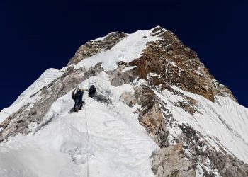 Ama Dablam, primer objetivo logrado por Alex Txikon previo al Everest