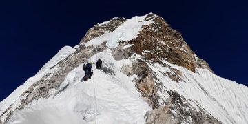 Ama Dablam, primer objetivo logrado por Alex Txikon previo al Everest