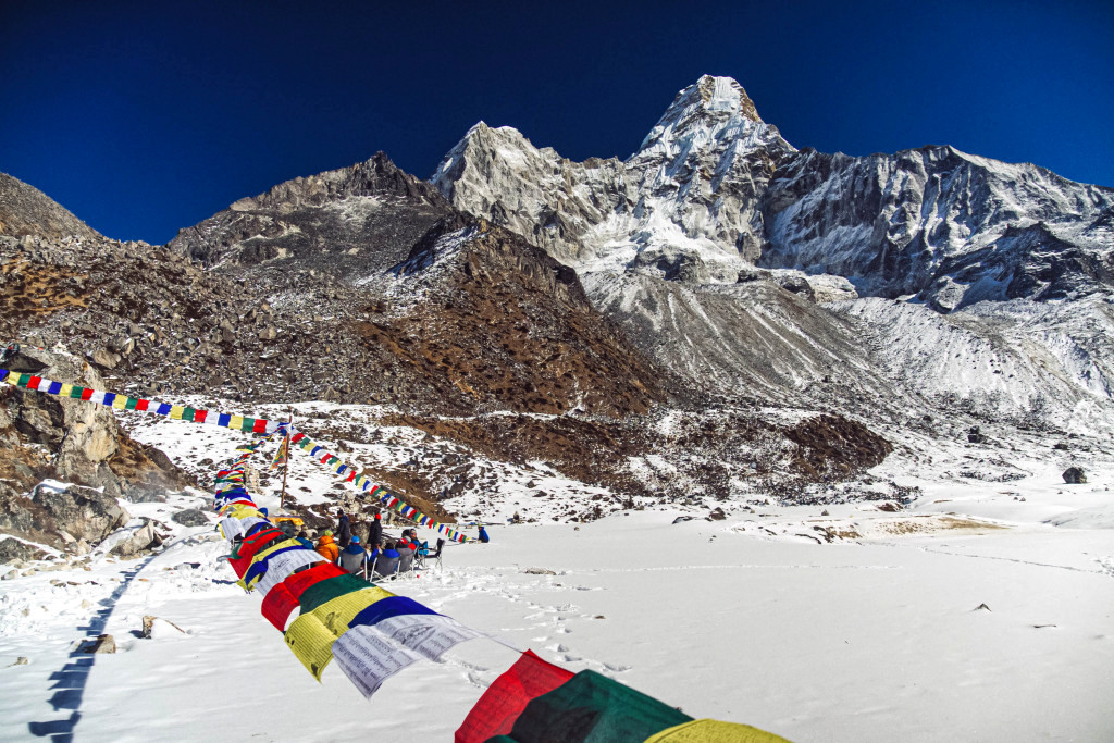 Todo el grupo en el campo base del Ama Dablam.