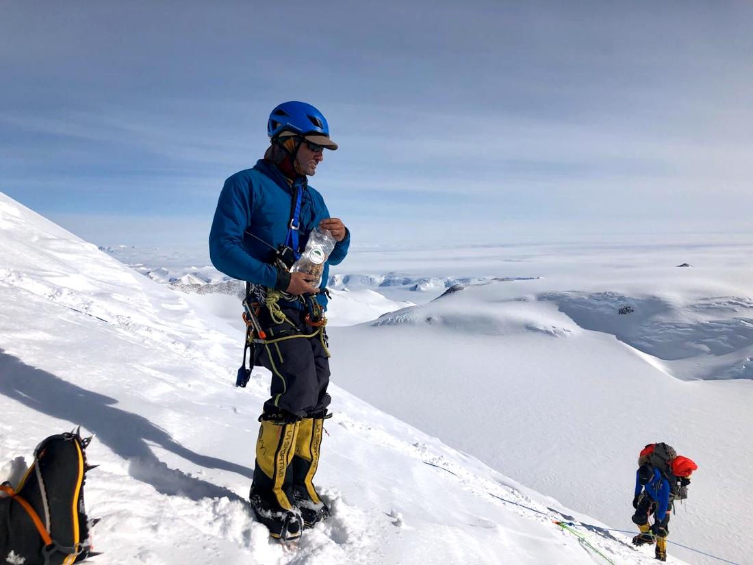 La característica principal del monte Vinson es el constante tránsito sobre hielo.