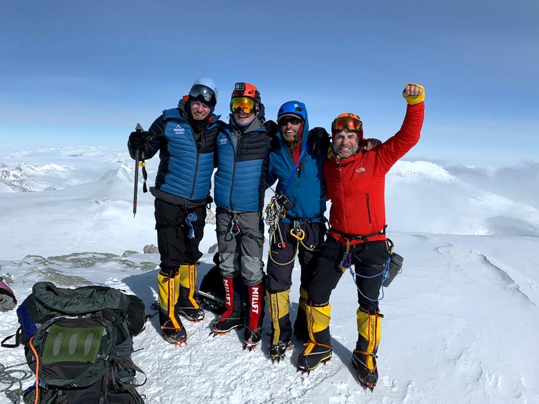 Todos en la cumbre. El grupo completo logró el objetivo.