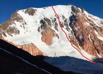 Una cordada abre nueva vía en la pared Sureste del Negro Pabellón