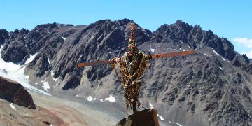 Pacientes oncológicas van al Avión de los Uruguayos, a 50 años del Milagro de los Andes