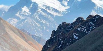 Ucrania pidió excluir alpinistas rusos en Himalaya.