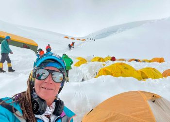 Una y muchas cumbres en Manaslú, la montaña de los espíritus