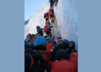 Avalancha de alpinistas en Everest.