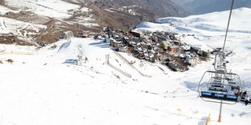 Chile: persiste la búsqueda del esquiador desaparecido en La Parva