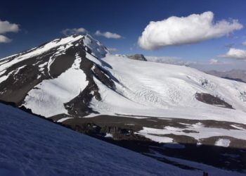 Divisan tres cuerpos en el cerro Marmolejo
