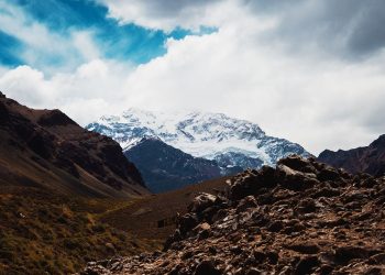 Pocas cumbres en Aconcagua por viento y frío implacables