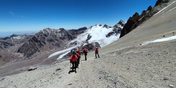 Las Montañeras Adeban logran cumbre en un furioso Aconcagua