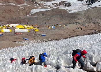 Otra muerte y numerosos rescates en un Aconcagua que no da tregua