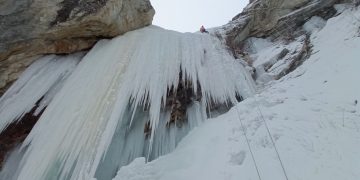 Españoles y franceses exploraron cascadas de hielo en el Karakorum pakistaní