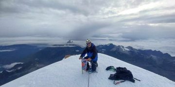 Llegaron a la cumbre del Huayna con un mensaje por la educación pública