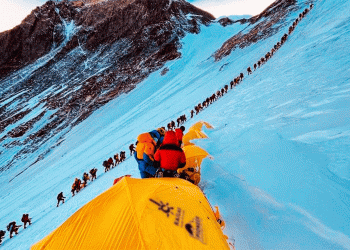 Everest 2024: La hoguera de las vanidades