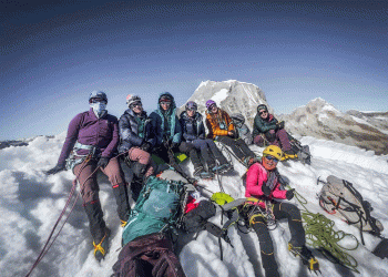Escaladoras de Perú protagonizan histórica expedición al Himalaya