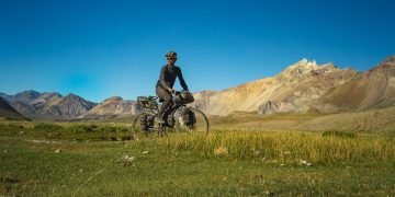 Gonzalo Zamorano: el argentino que explora el mundo en dos ruedas