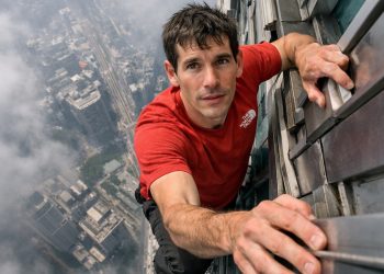 El increíble ascenso de Alex Honnold al Taipéi 101 en solo integral